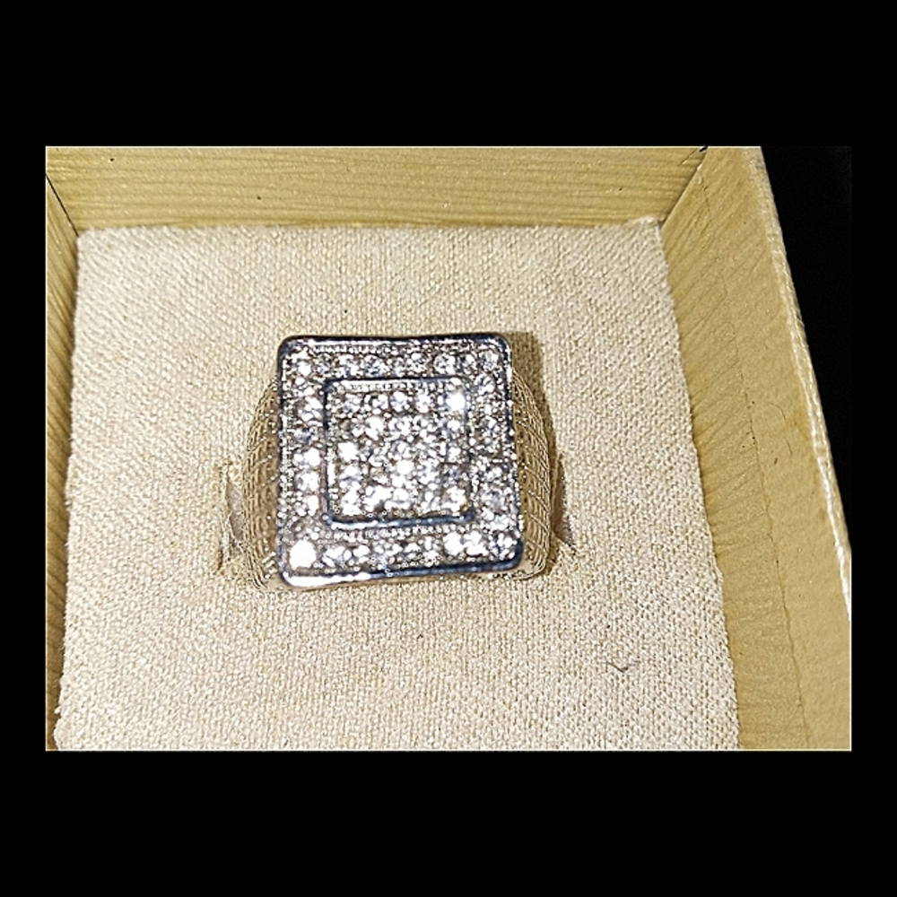 RING - Picture 2 of 6